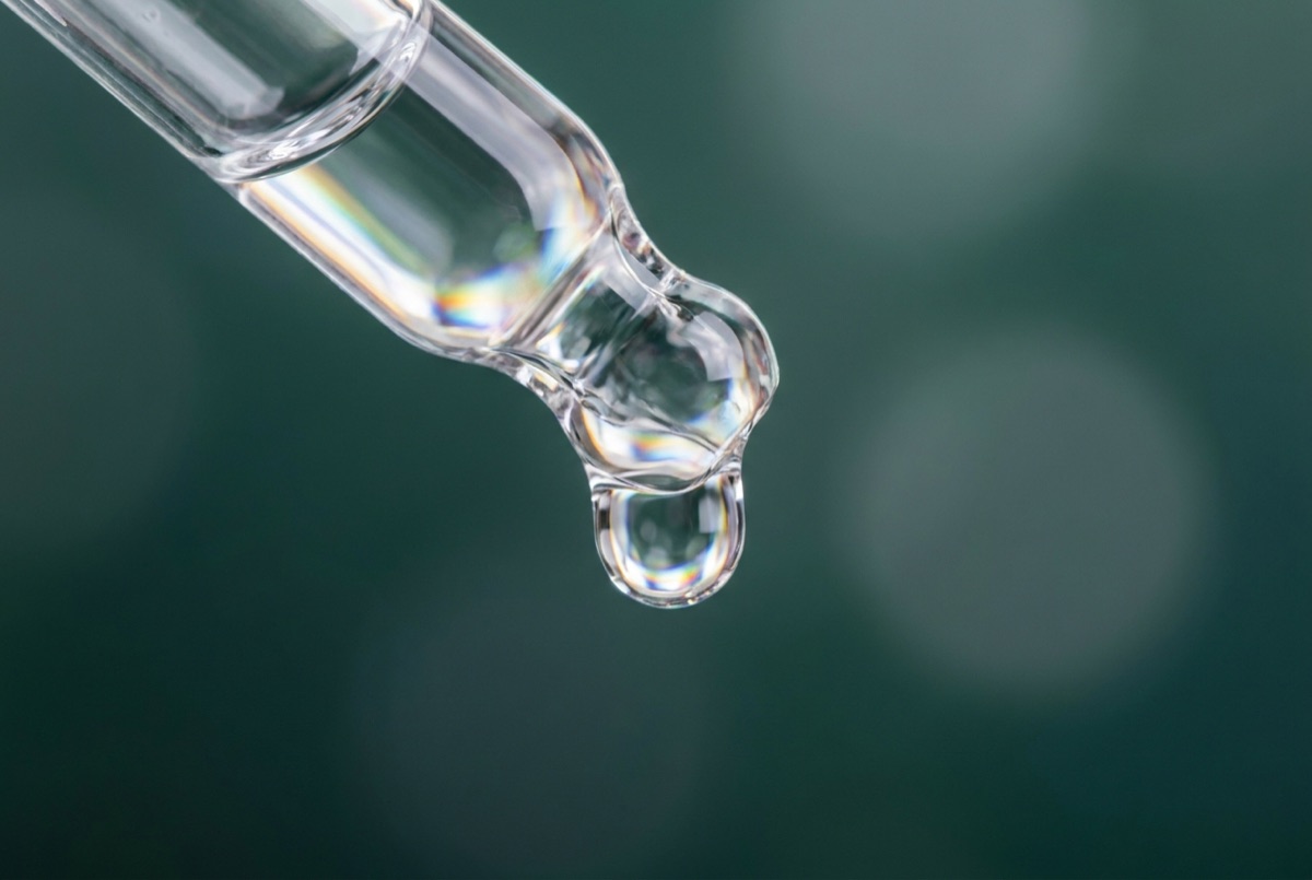 DOSIS precision dropper macro photography